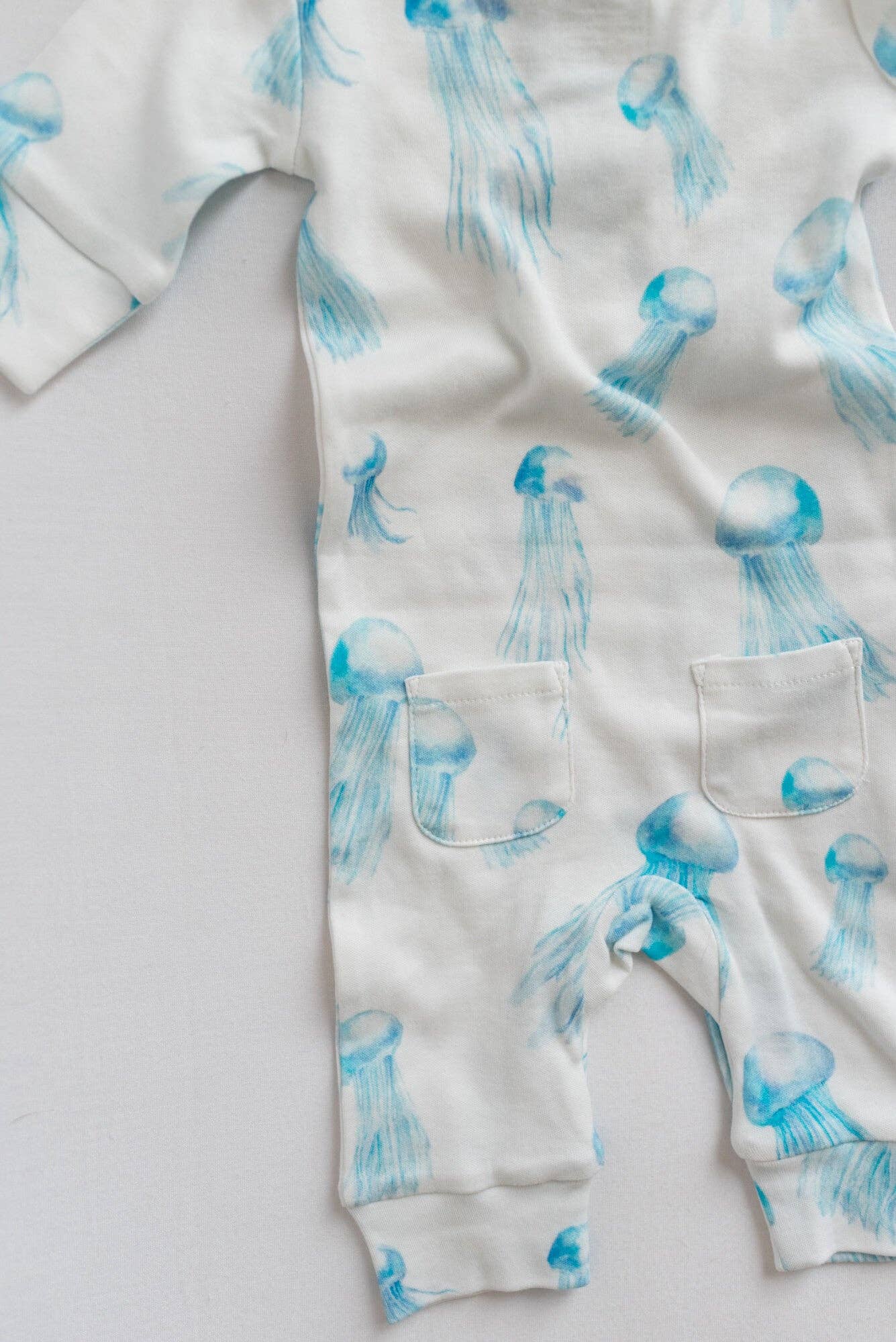 Organic Footless 2-Way Zipper Romper in Jellyfish