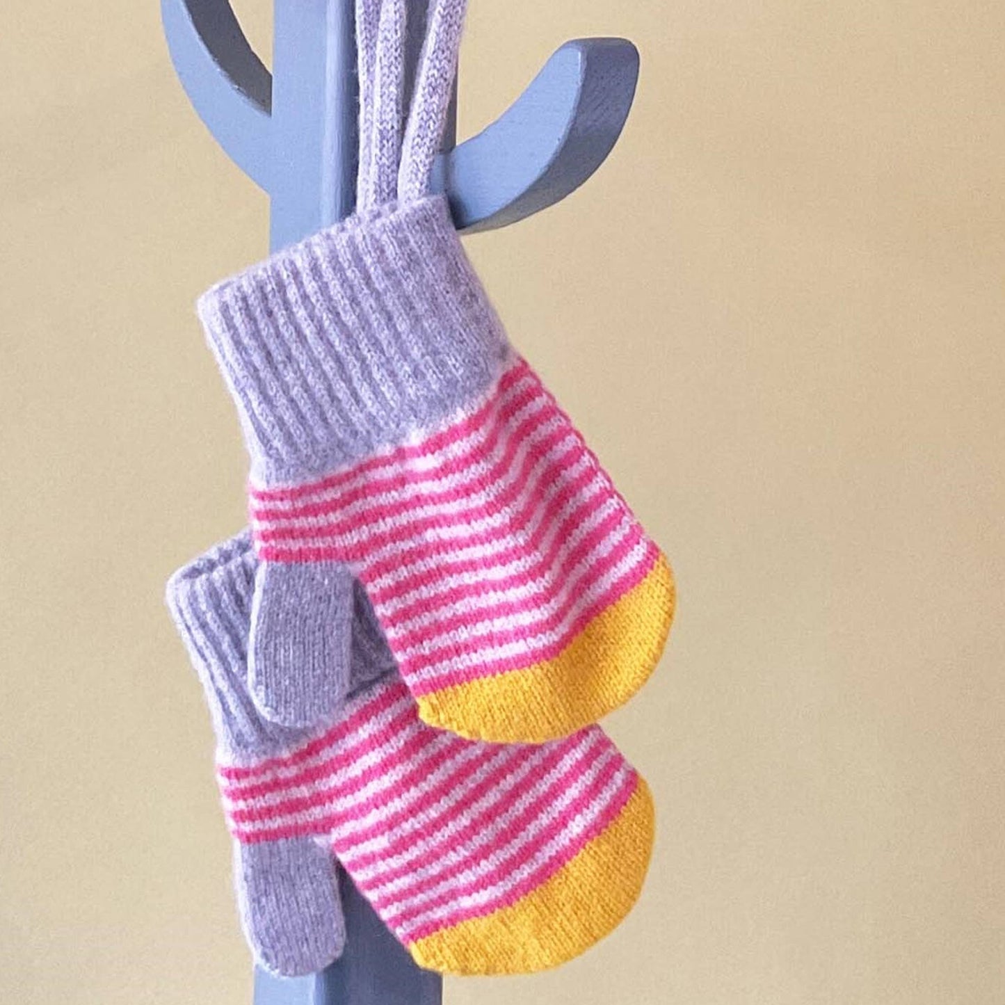 Kids' Patterned Lambswool Mittens: Stripe - pink