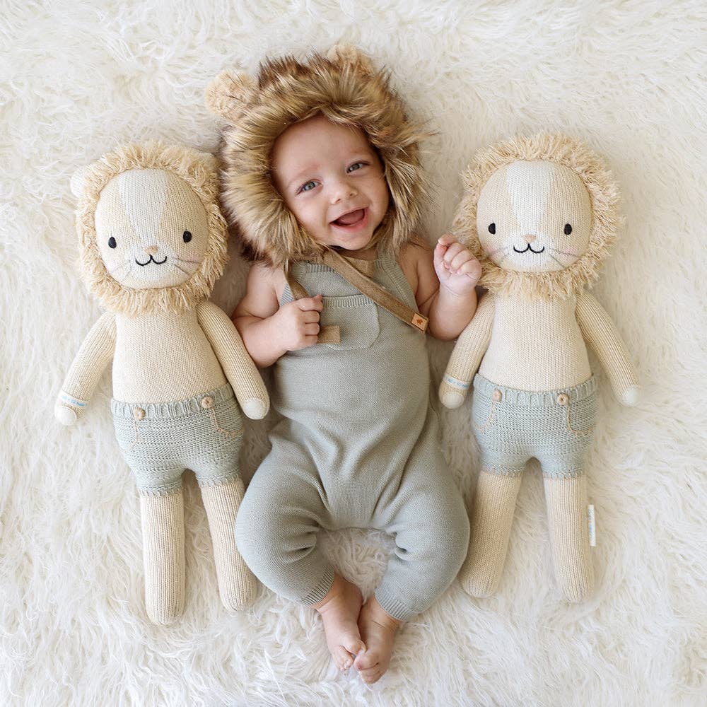 Sawyer the lion, gives 10 meals