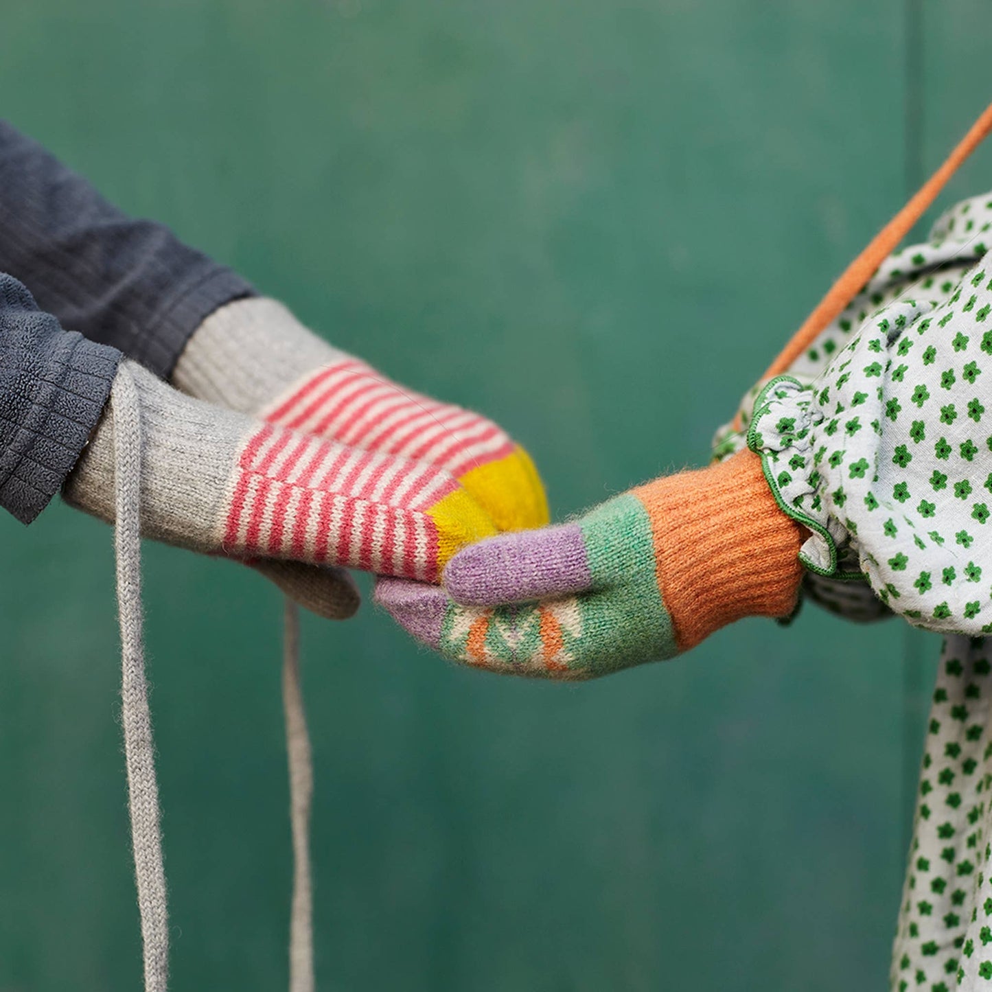 Kids' Patterned Lambswool Mittens: Stripe - pink