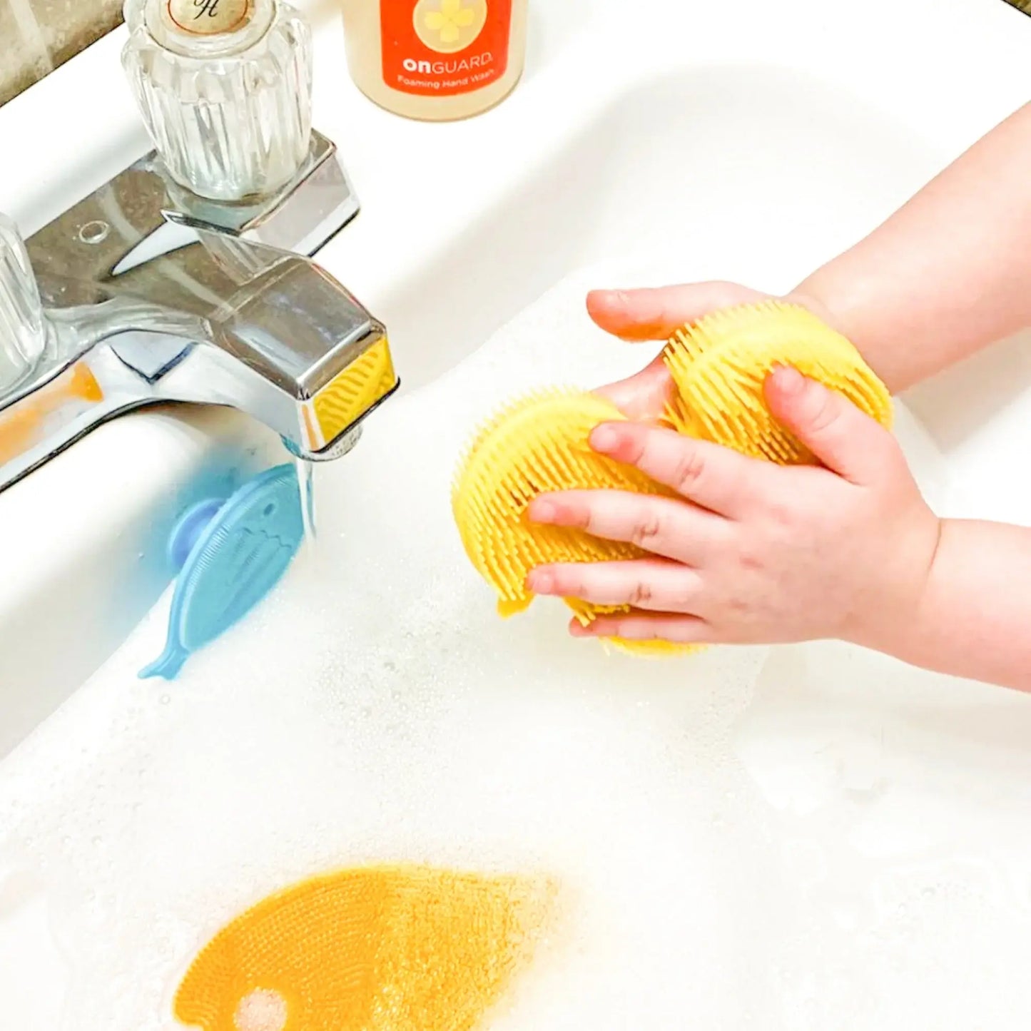 Silicone Bath Scrub / Duck / Baby Bath Toy