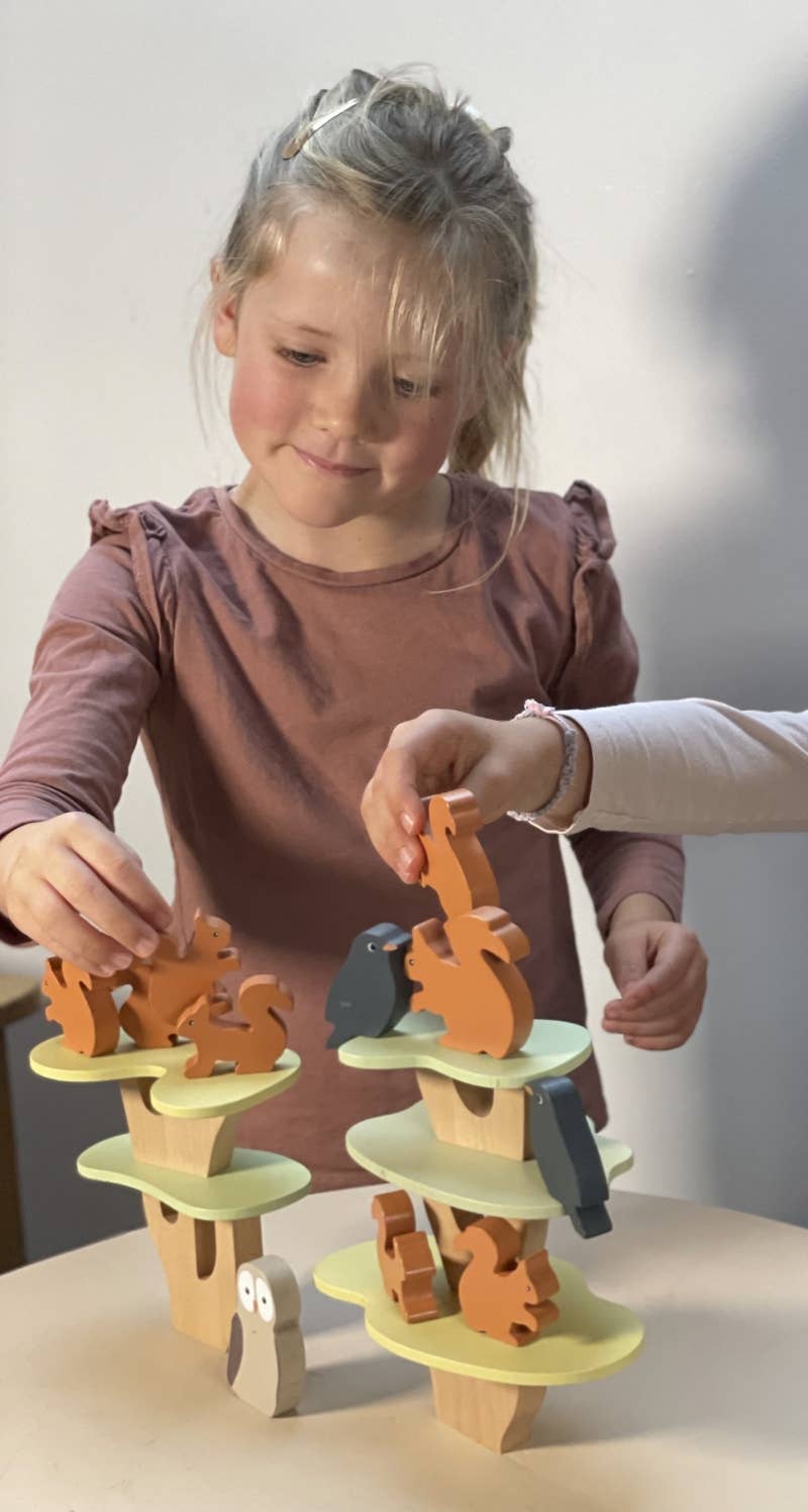 Stacking Squirrels Game