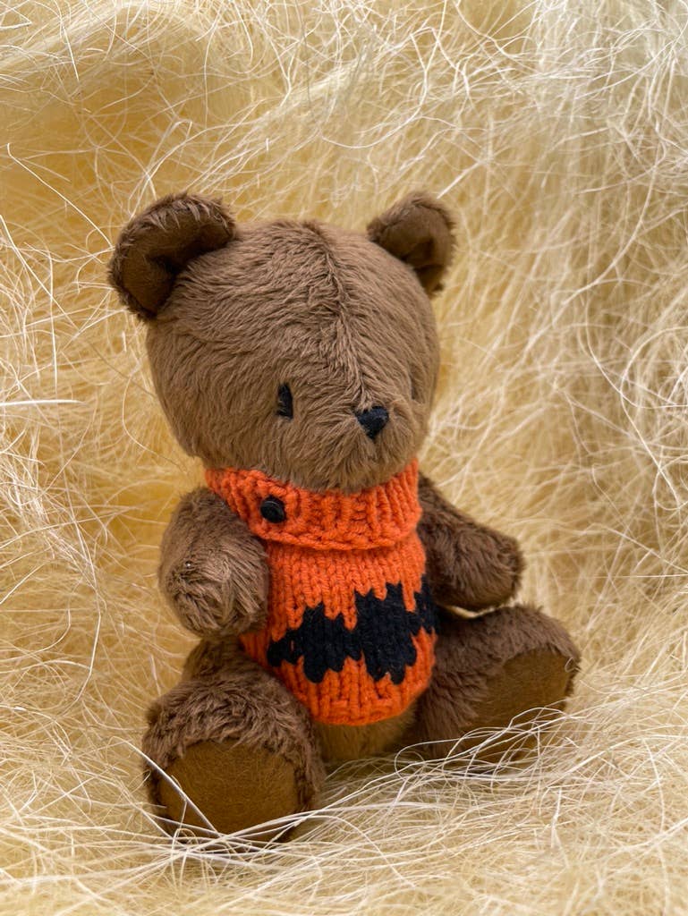 Teddy bear in sweater (assortment)