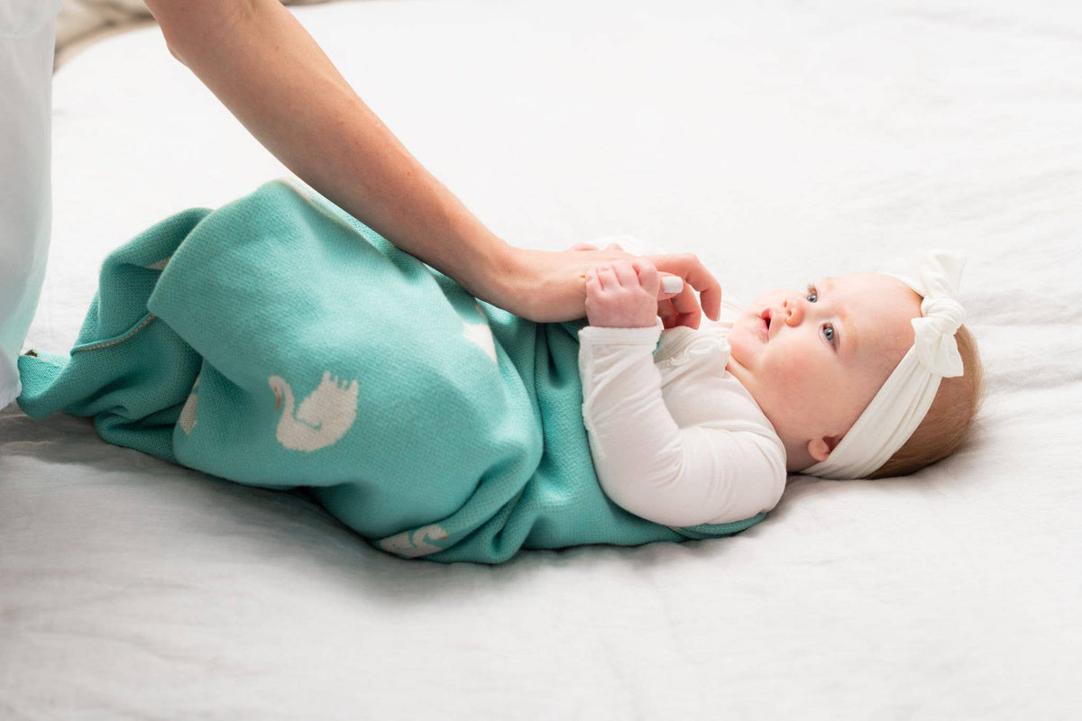Swan Cotton Knit Baby Blanket
